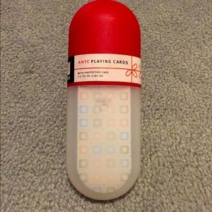 New l Umbra Playing Cards with Protective Case